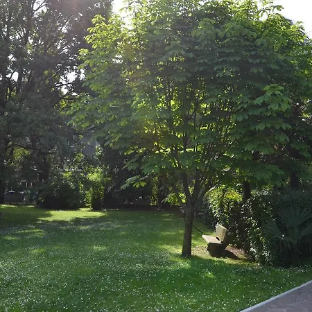 Italy לינה וארוחת בוקר